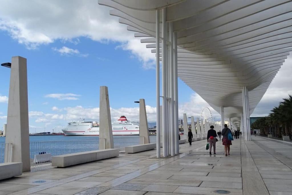 Views In Calm City Center Malaga Exterior photo